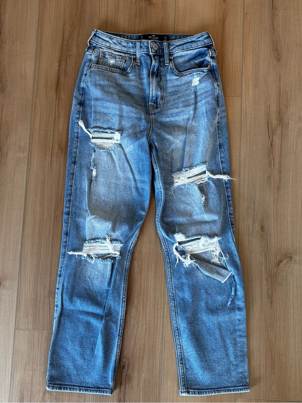 Hollister Ultra High-Rise Vintage Straight Distressed Jeans